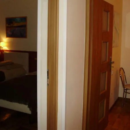 דירה Apartament Oscar Ozarow אוזרוב מזובייצקה