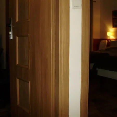 Apartament Oscar Ozarow *