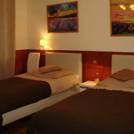 Apartament Oscar Ozarow *