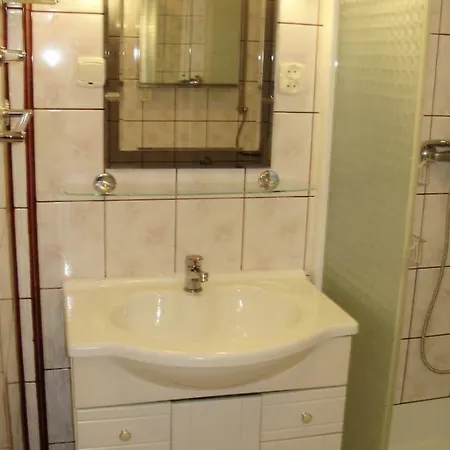 Apartament Oscar Ozarow דירה